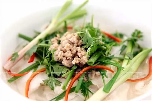 Một bát hủ tiếu cá thơm ngon mang đặc trưng hương vị ẩm thực Sài Thành