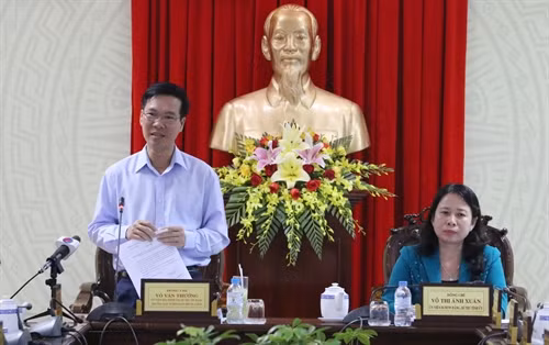 Đồng chí Võ Văn Thưởng, Ủy viên Bộ Chính trị, Bí thư Trung ương Đảng, Trưởng Ban Tuyên giáo Trung ương phát biểu tại buổi làm việc. Ảnh: Công Mạo-TTXVN