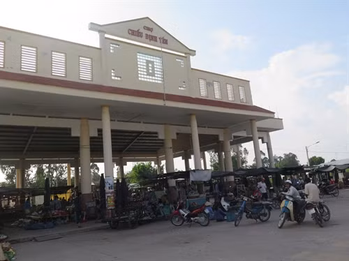 Chợ chiếu Định Yên