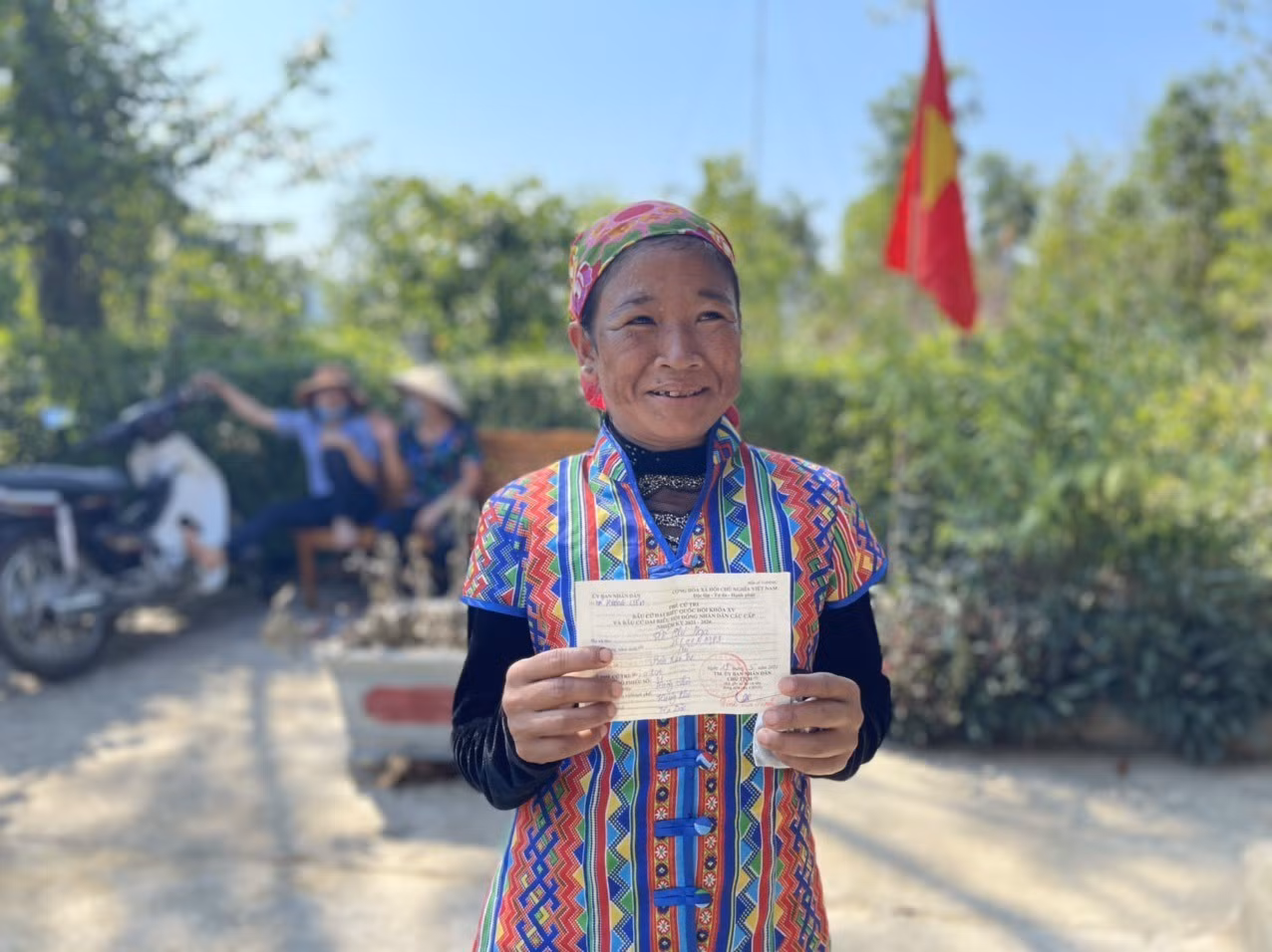 Cử tri đồng bào dân tộc, tôn giáo, vùng sâu, vùng xa, khu vực biên giới nô nức tham gia bầu cử ảnh 7
