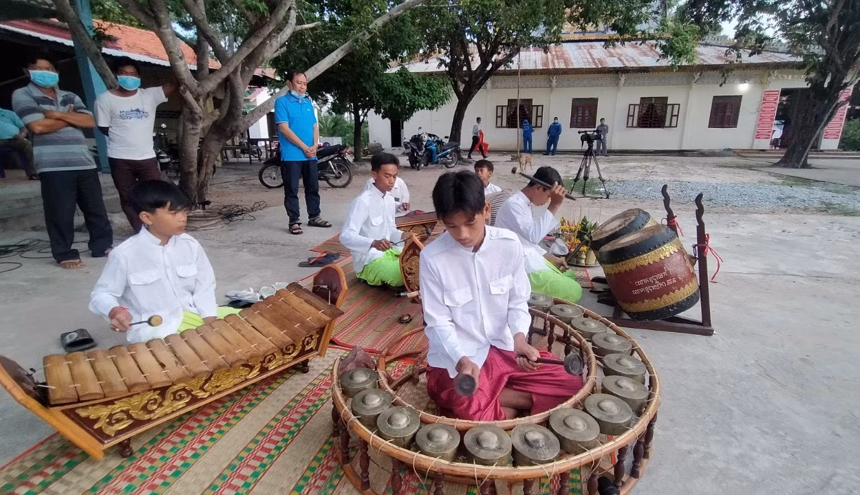 Cử tri đồng bào dân tộc, tôn giáo, vùng sâu, vùng xa, khu vực biên giới nô nức tham gia bầu cử ảnh 1