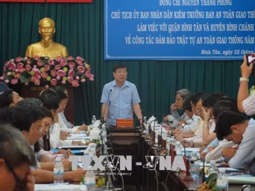 Ông Nguyễn Thành Phong phát biểu tại buổi làm việc. Ảnh: Hoàng Hải-TTXVN