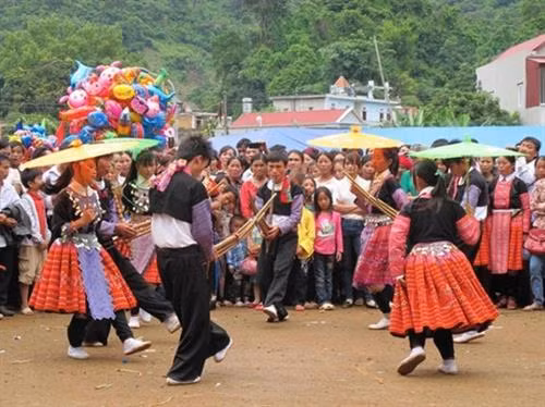 Người Mông ở Sơn La rộn ràng đón Tết Độc lập. Ảnh: Theo thoibao.today