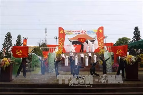 Chương trình sân khấu hóa truyền thống Chiến khu An Phú Đông. Ảnh: Thanh Vũ-TTXVN