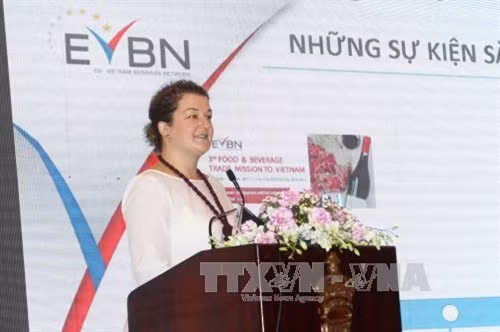 Nhà đầu tư nước ngoài tham gia tìm hiểu môi trường đầu tư tỉnh Cà Mau. Ảnh: Thanh Vũ-TTXVN