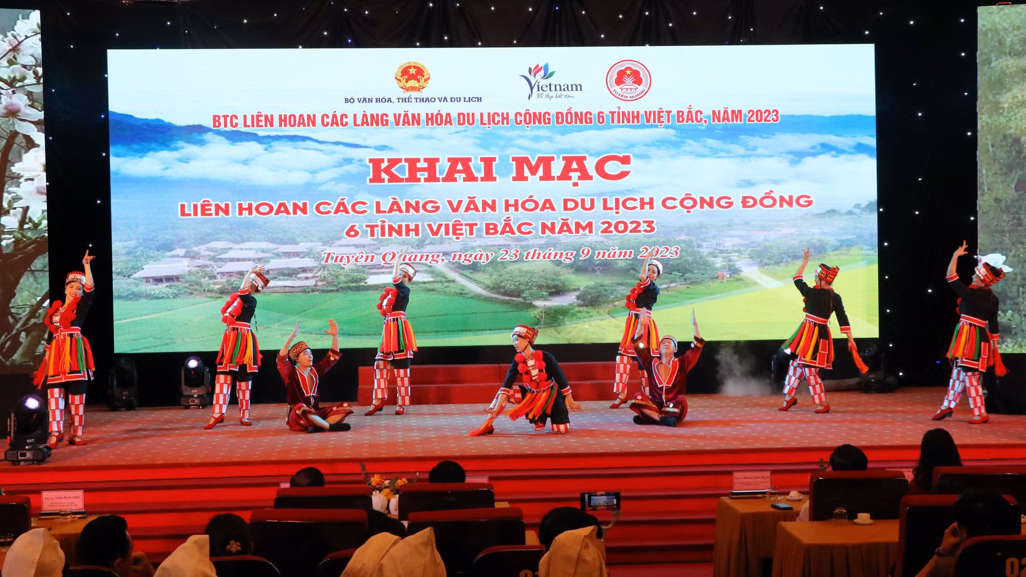 Đặc sắc Liên hoan các làng văn hóa du lịch cộng đồng 6 tỉnh Việt Bắc ảnh 1