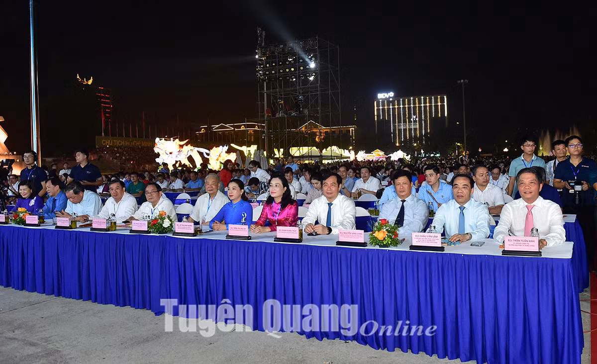 Ủy viên Bộ Chính trị Trần Tuấn Anh dự Chương trình “Qua những miền di sản Việt Bắc” lần thứ 14 ảnh 2