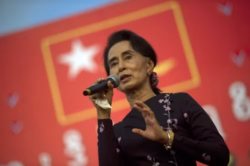 Thủ lĩnh đảng Liên đoàn quốc gia vì dân chủ (NLD) đối lập, bà San Suu Kyi được bầu lại làm Hạ nghị sĩ. Ảnh: AFP/TTXVN