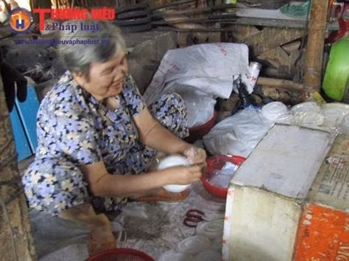 Vang danh bánh tráng “Nhà Thờ” ảnh 1