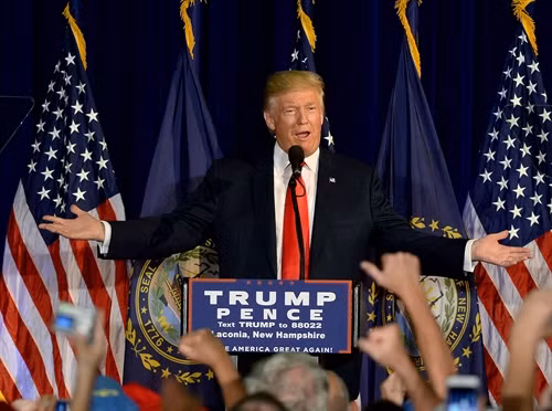 Ứng cử viên Tổng thống Mỹ của đảng Cộng hòa Donald Trump phát biểu tại trường Trung học cơ sở Laconia ở Laconia, New Hampshire ngày 15/9. AFP/TTXVN