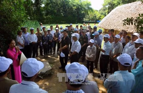 Tháng 5 về thăm quê Bác ảnh 2