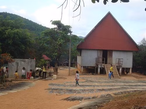 Làng Cát xã Canh Liên chưa có lưới điện quốc gia. Ảnh: baotainguyenmoitruong.vn