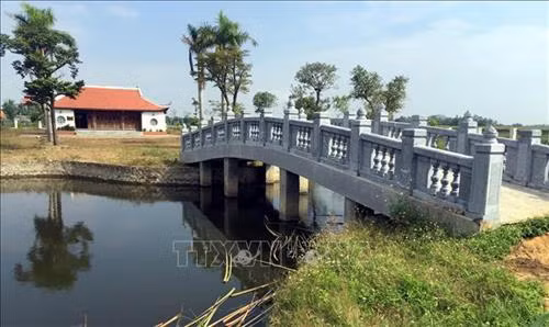 Một số hạng mục của dự án Di tích cấp Quốc gia Khu lưu niệm đồng chí Phùng Chí Kiên vẫn chưa hoàn thành. Ảnh: Tá Chuyên - TTXVN