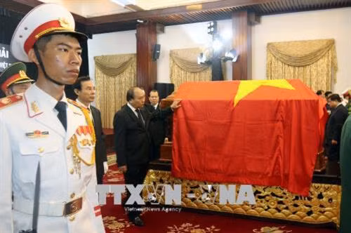 Đoàn Thủ tướng nước Cộng hòa Xã hội Chủ nghĩa Việt Nam do Thủ tướng Nguyễn Xuân Phúc làm trưởng đoàn viếng đồng chí Phan Văn Khải. Ảnh: Thanh Vũ-TTXVN