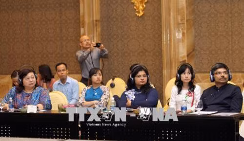 Tổng lãnh sự, phu nhân Tổng lãnh sự các nước tại Thành phố Hồ Chí Minh tham dự buổi tọa đàm. Ảnh: Quang Nhựt – TTXVN