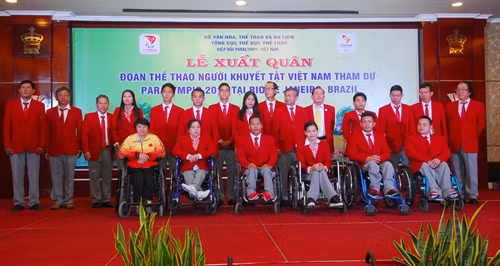 Đoàn Thể thao người khuyết tật Việt Nam xuất quân tham dự Paralympic Rio 2016 Ảnh: Mạnh Linh- TTXVN