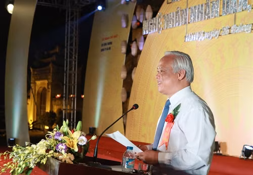 Phó Chủ tịch Quốc hội Uông Chu Lưu phát biểu tại Lễ phong tặng danh hiệu “Nghệ nhân Nhân dân, Nghệ nhân Ưu tú” năm 2016. Ảnh: Hoàng Hùng – TTXVN