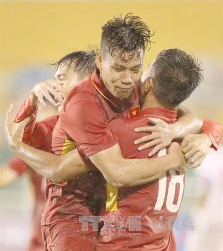Niềm vui của các cầu thủ U22 Việt Nam sau khi ghi bàn thắng. Ảnh: Quang Nhựt - TTXVN