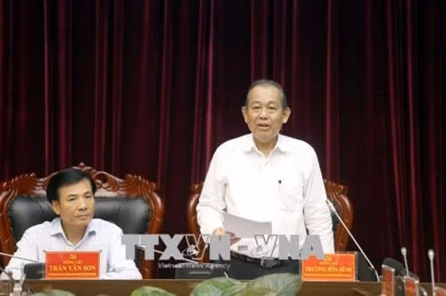 Phó Thủ tướng thường trực Chính Phủ Trương Hòa Bình làm việc với Tỉnh ủy tỉnh Điện Biên. Ảnh: Phan Tuấn Anh - TTXVN
