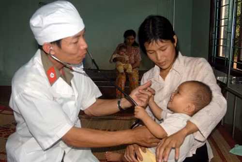 Quân dân y kết hợp góp phần tích cực vào việc chăm sóc, bảo vệ sức khỏe đồng bào