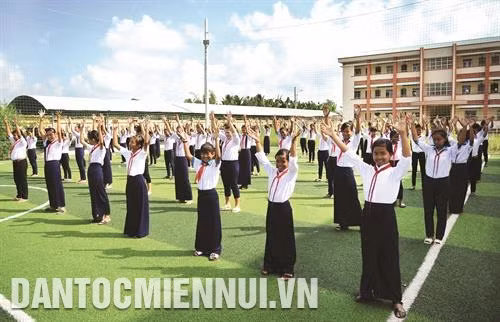 Giờ học giáo dục thể chất của học sinh Trường Phổ thông Dân tộc nội trú trung học cơ sở An Biên