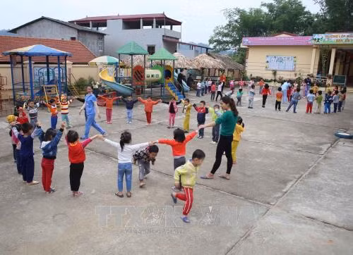 Trường Mầm non xã Quân Bình, huyện Bạch Thông, tỉnh Bắc Kạn được đầu tư xây dựng theo tiêu chí nông thôn mới. Ảnh: Vũ Sinh - TTXVN
