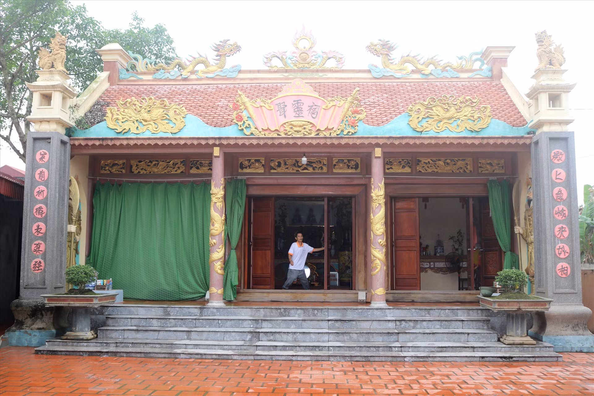 Độc đáo ngôi đền thờ bộ xương cá voi có kích thước lớn, còn nguyên vẹn ở xứ Thanh ảnh 1