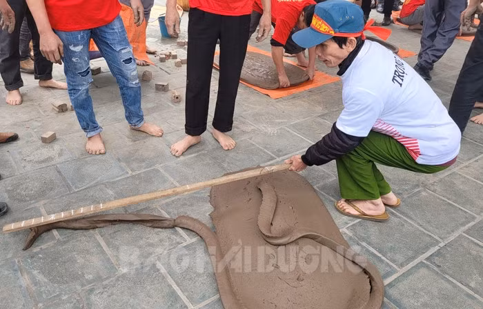 Độc đáo trò chơi dân gian pháo đất ảnh 2