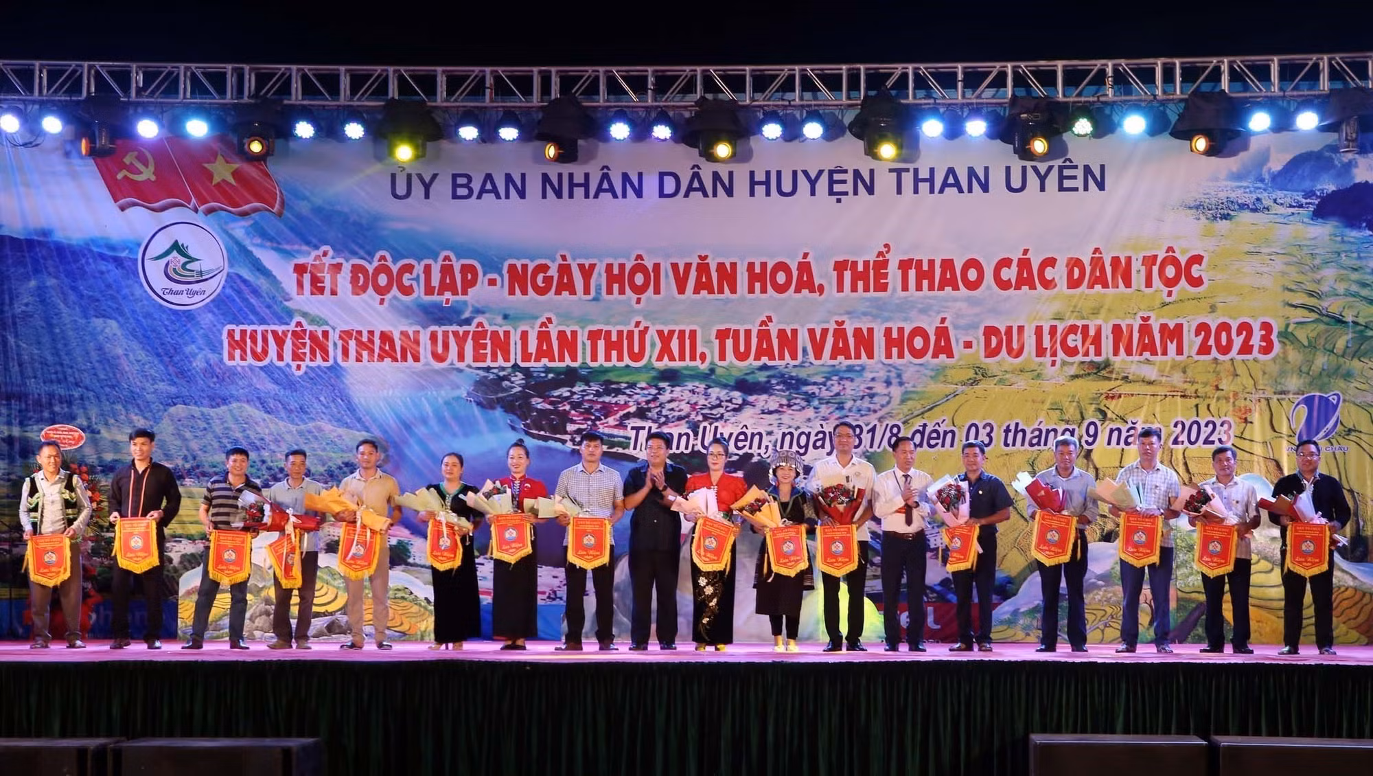 Chương trình nghệ thuật chào mừng Tết Độc lập và Tuần Văn hóa - Du lịch huyện Than Uyên ảnh 2