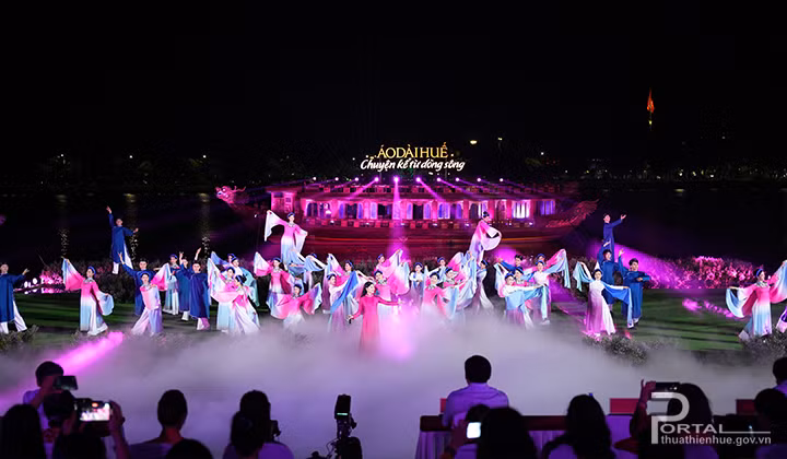 Lễ hội Áo dài Huế 2023: Chuyện kể từ dòng sông ảnh 1