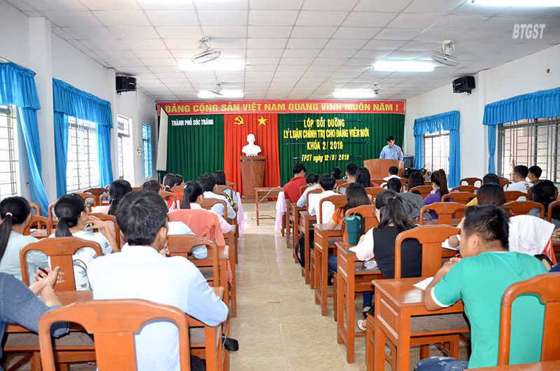 Sóc Trăng chú trọng tạo nguồn kết nạp đảng ảnh 2