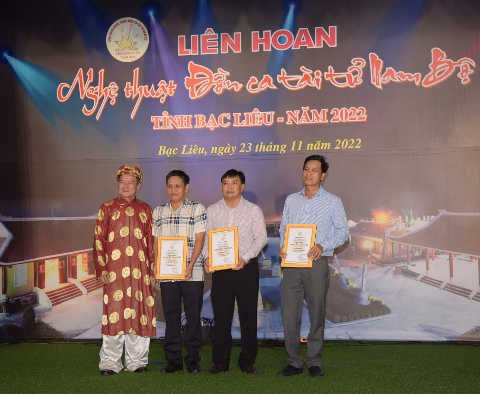Bế mạc Liên hoan Đờn ca tài tử Nam Bộ tỉnh Bạc Liêu năm 2022 ảnh 1