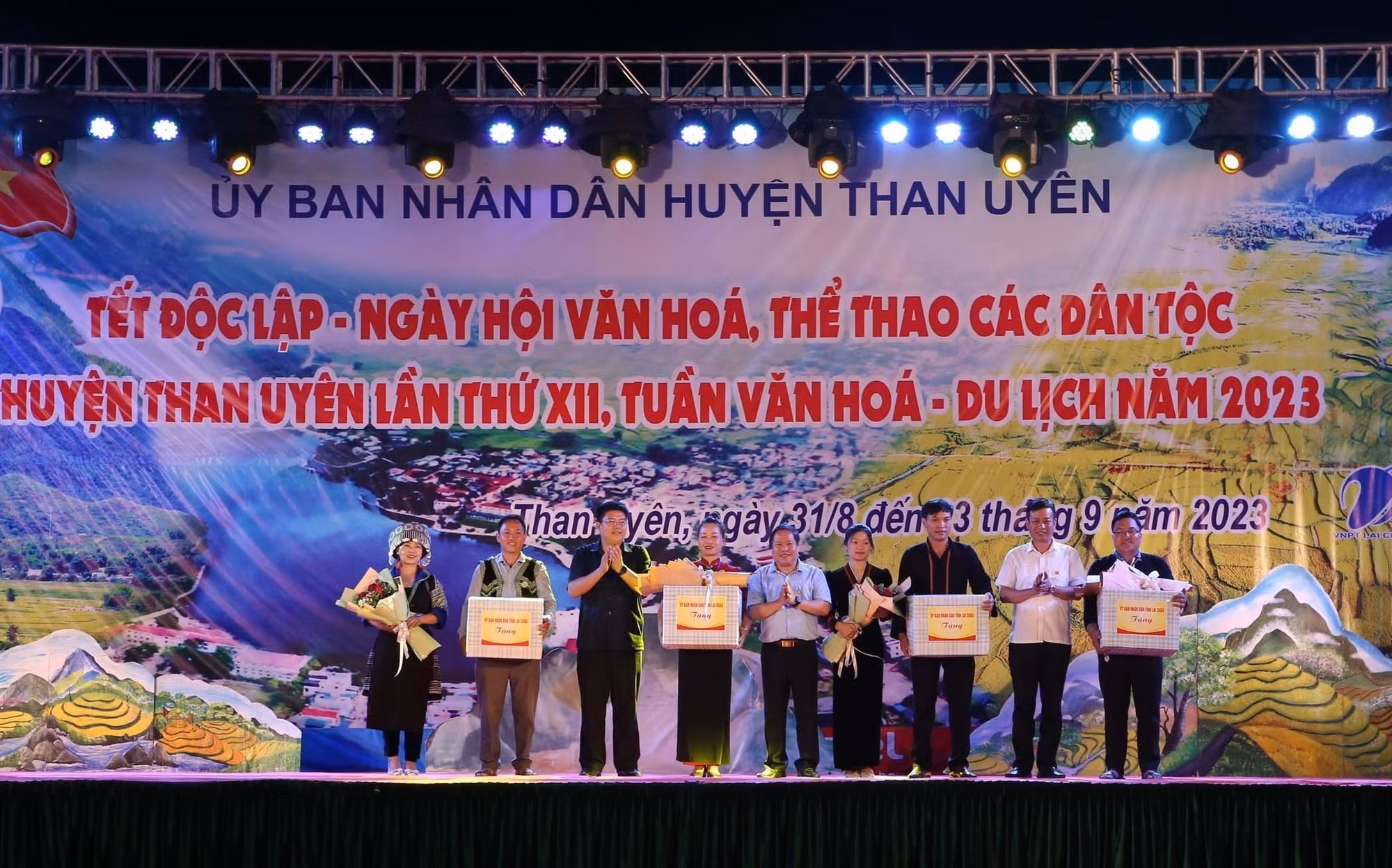 Chương trình nghệ thuật chào mừng Tết Độc lập và Tuần Văn hóa - Du lịch huyện Than Uyên ảnh 1