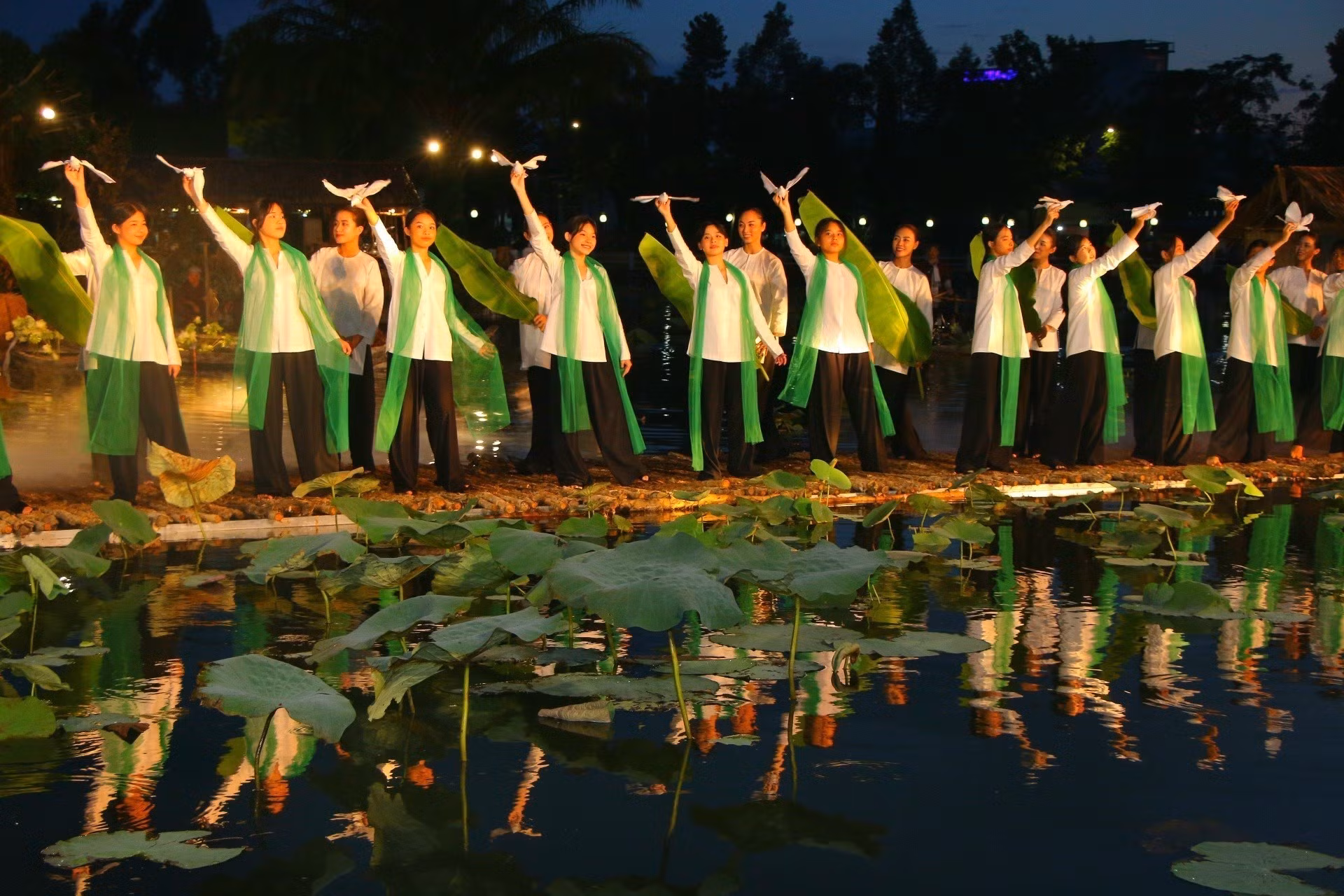 Khai mạc Chương trình nghệ thuật Festival Áo bà ba - Hậu Giang 2023 ảnh 4