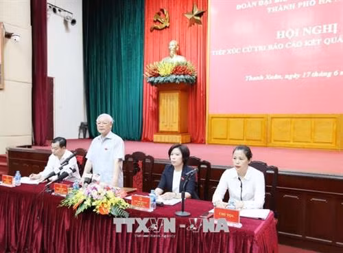 Tổng Bí thư Nguyễn Phú Trọng phát biểu tại buổi tiếp xúc cử tri quận Thanh Xuân và Hà Đông. Ảnh: Trí Dũng –TTXVN