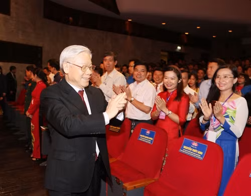 Tổng Bí thư Nguyễn Phú Trọng đến dự Lễ tuyên dương Thanh niên tiên tiến làm theo lời Bác. Ảnh: Trí Dũng - TTXVN