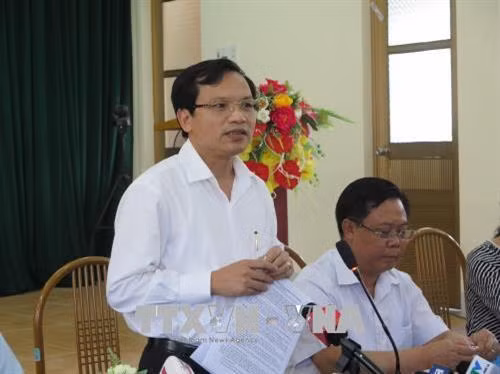 Ông Mai Văn Trinh, Cục trưởng Cục Quản lý chất lượng, Bộ Giáo dục và Đào tạo trả lời câu hỏi của các cơ quan báo chí tại buổi họp báo. Ảnh: Hữu Quyết - TTXVN
