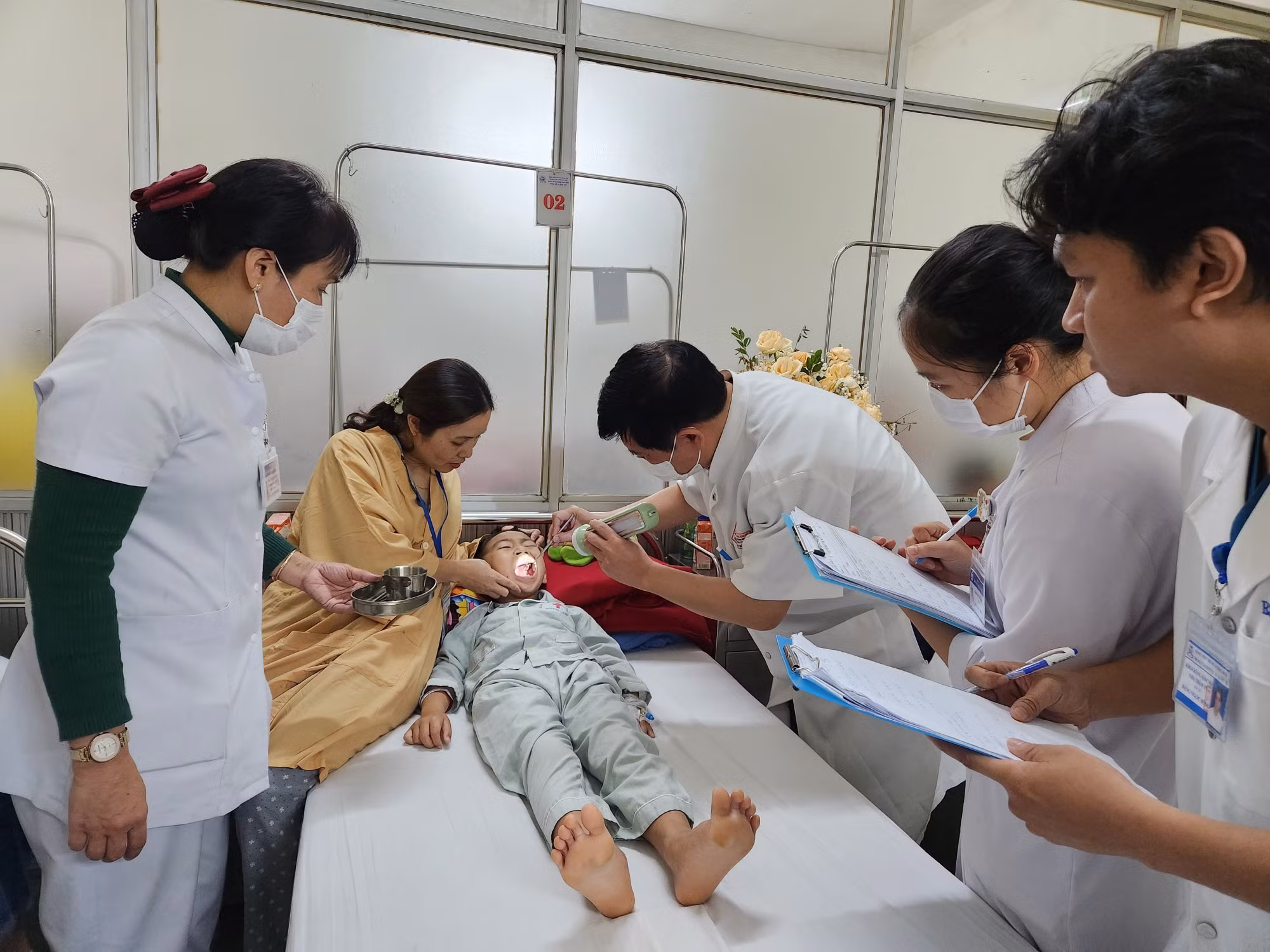 Mang nụ cười đến với các em nhỏ dị tật ảnh 2