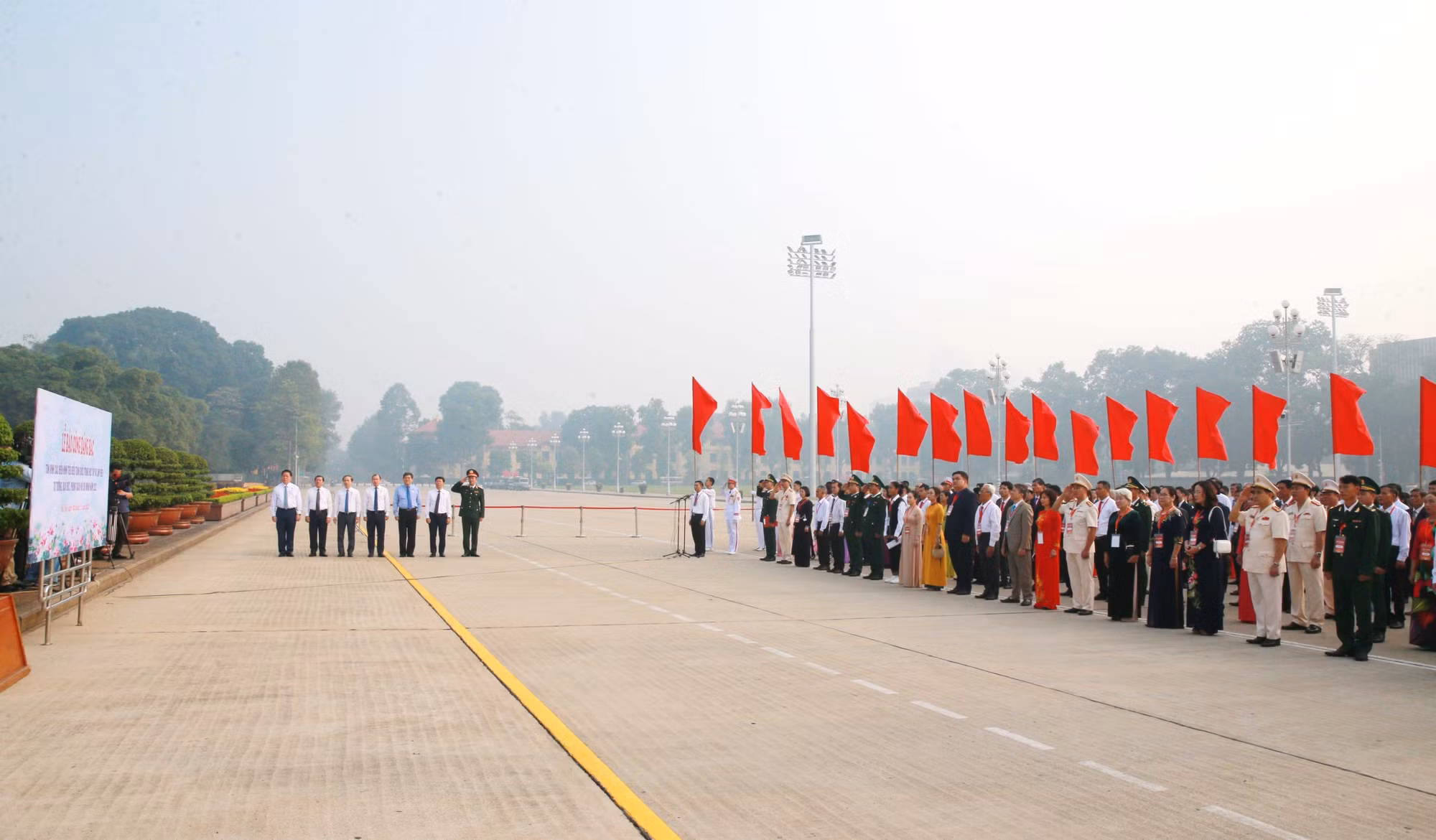 Các điển hình tiêu biểu toàn quốc trong học và làm theo tư tưởng, đạo đức, phong cách Hồ Chí Minh báo công dâng Bác ảnh 5
