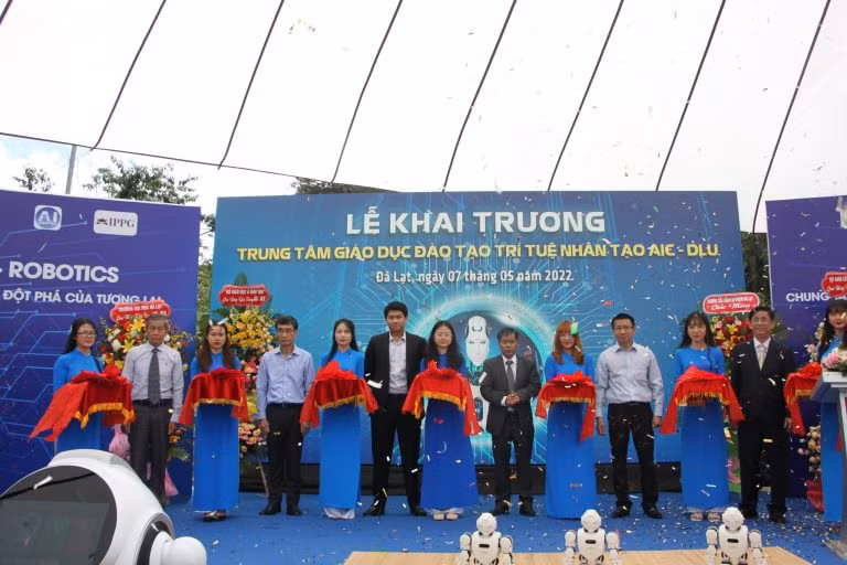 Đưa vào hoạt động Trung tâm đào tạo, nghiên cứu về trí tuệ nhân tạo đầu tiên tại Tây Nguyên ảnh 1