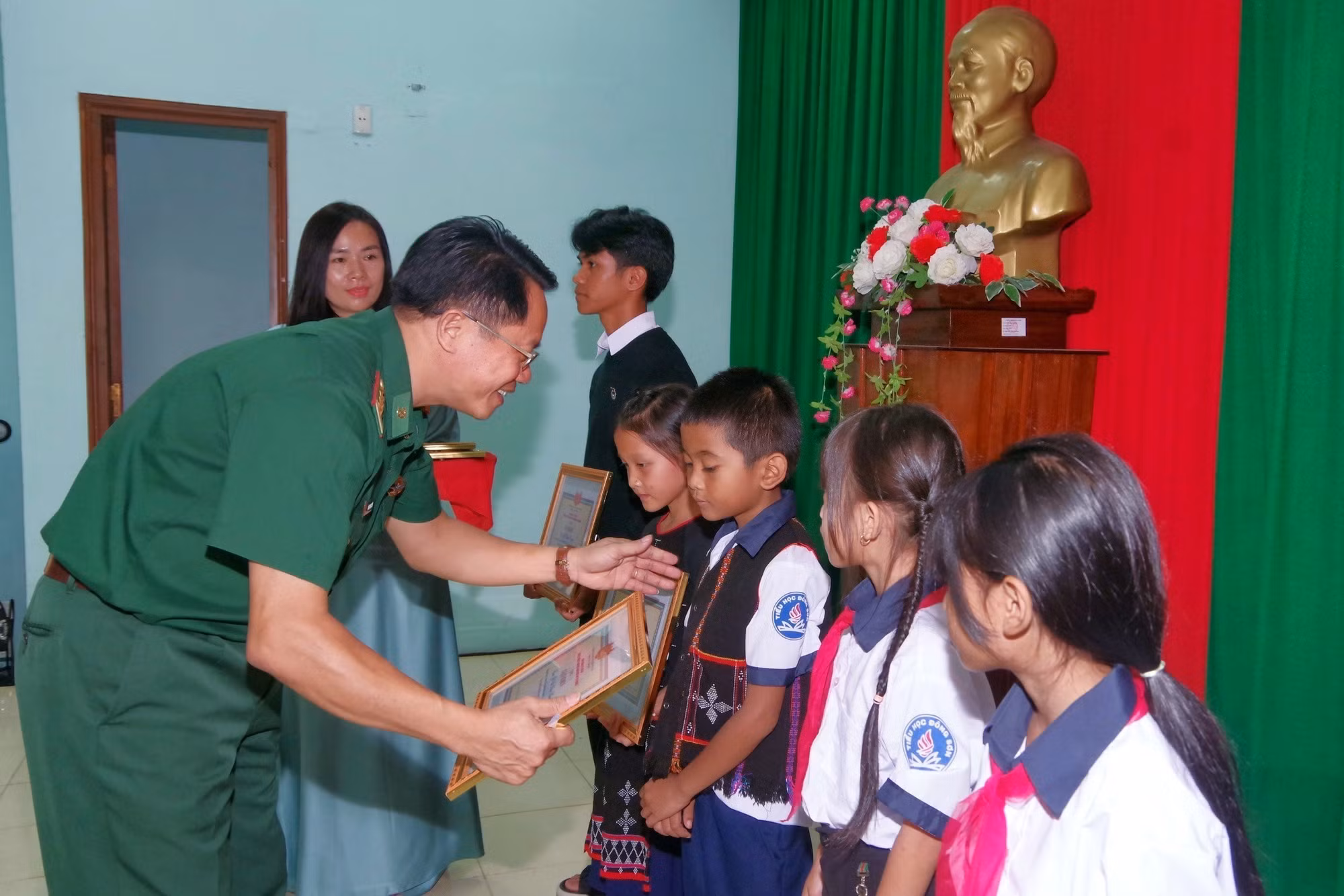 Thừa Thiên - Huế: Chắp cánh ước mơ cho trẻ em nghèo vùng biên giới ảnh 3