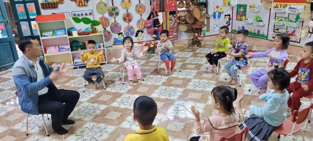 Chuyện về những "thầy nuôi dạy trẻ" ở huyện vùng cao Như Xuân ảnh 2