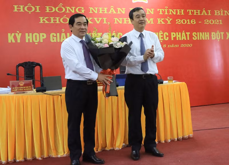 Phê chuẩn kết quả bầu Chủ tịch, Phó Chủ tịch HĐND một số địa phương ảnh 1