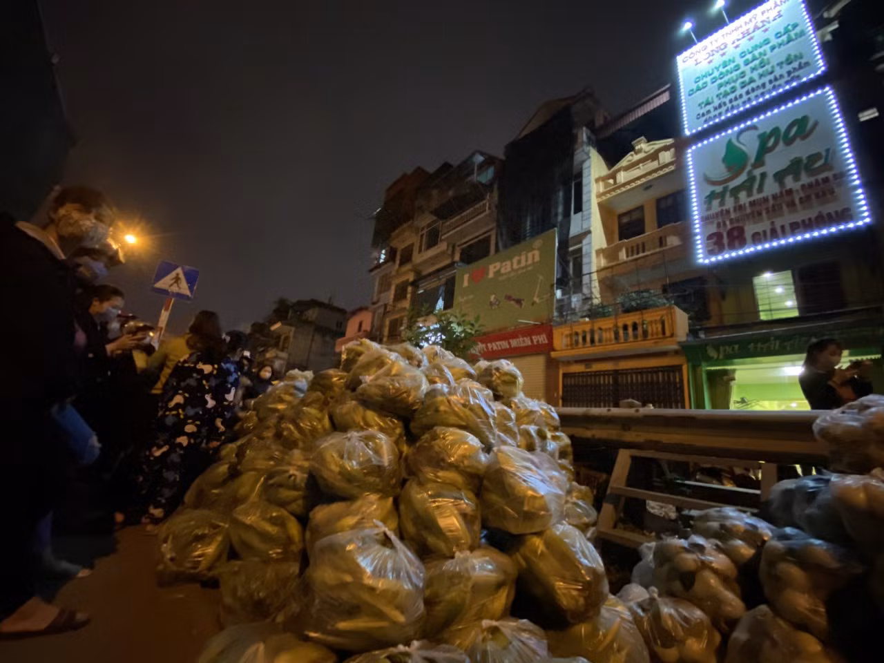 Dịch COVID-19: Người Hà Nội tích cực "giải cứu" nông sản Hải Dương ảnh 3