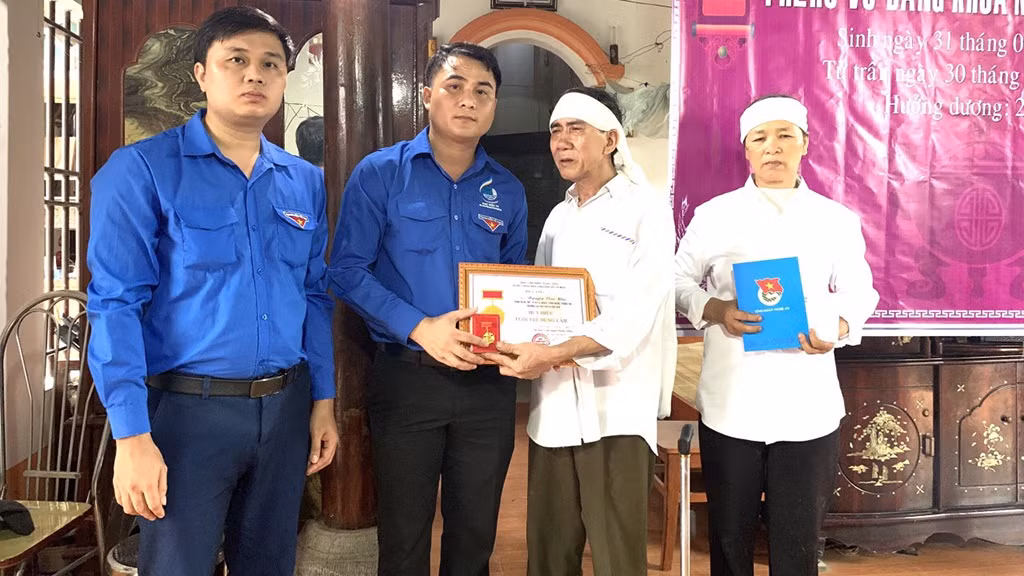Chủ tịch nước Nguyễn Xuân Phúc chỉ đạo truy tặng Huân chương Dũng cảm cho sinh viên quên mình cứu bạn ảnh 1