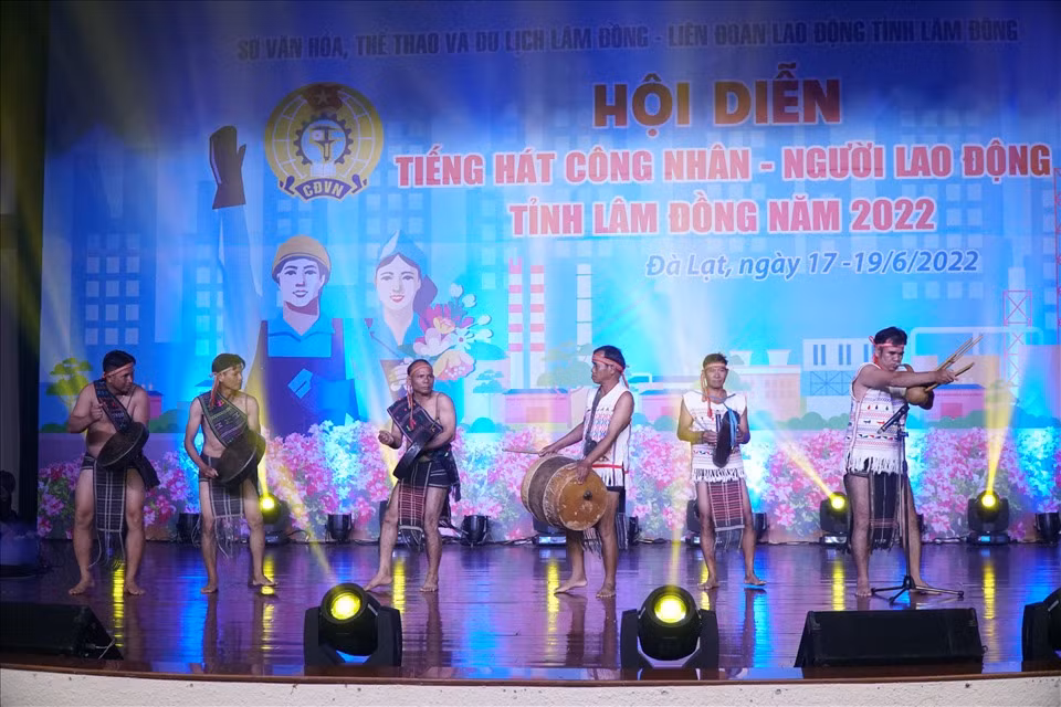 27 đoàn tham gia Hội diễn “Tiếng hát công nhân, người lao động năm 2022” tại Bắc Ninh ảnh 1