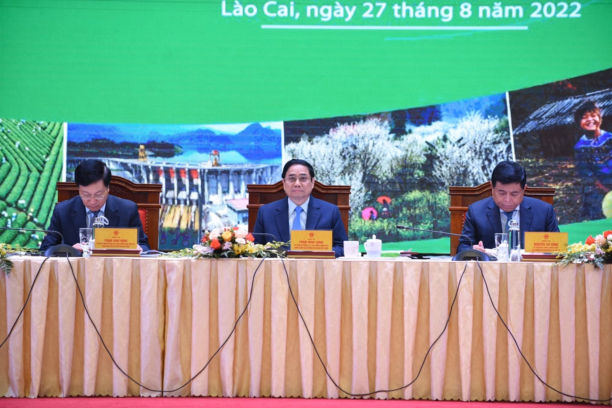 Thủ tướng Phạm Minh Chính chủ trì Hội nghị triển khai Chương trình hành động của Chính phủ thực hiện Nghị quyết số 11-NQ/TW của Bộ Chính trị ảnh 2