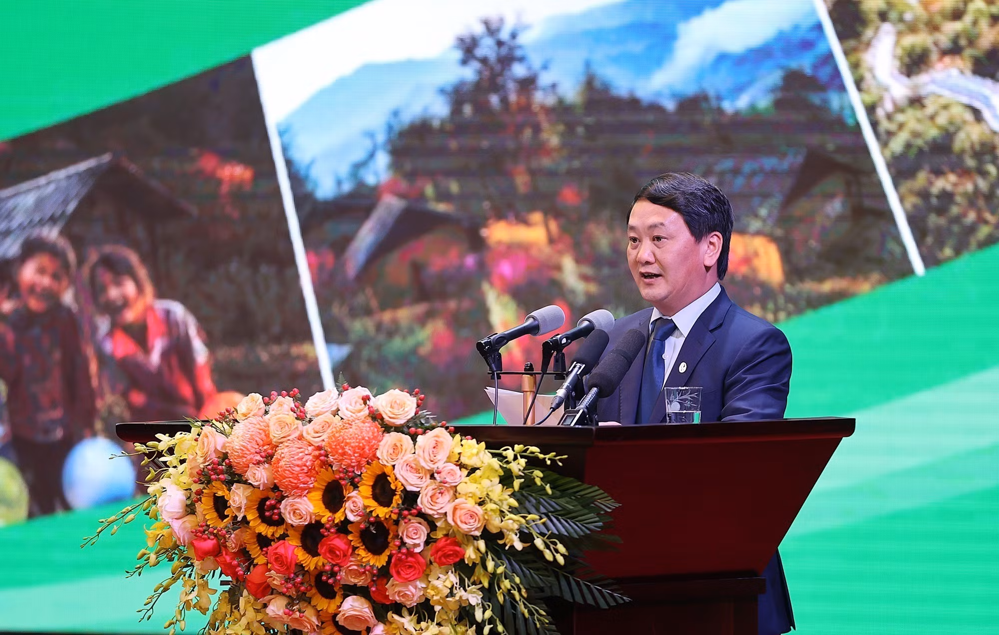 Thủ tướng Phạm Minh Chính chủ trì Hội nghị triển khai Chương trình hành động của Chính phủ thực hiện Nghị quyết số 11-NQ/TW của Bộ Chính trị ảnh 4