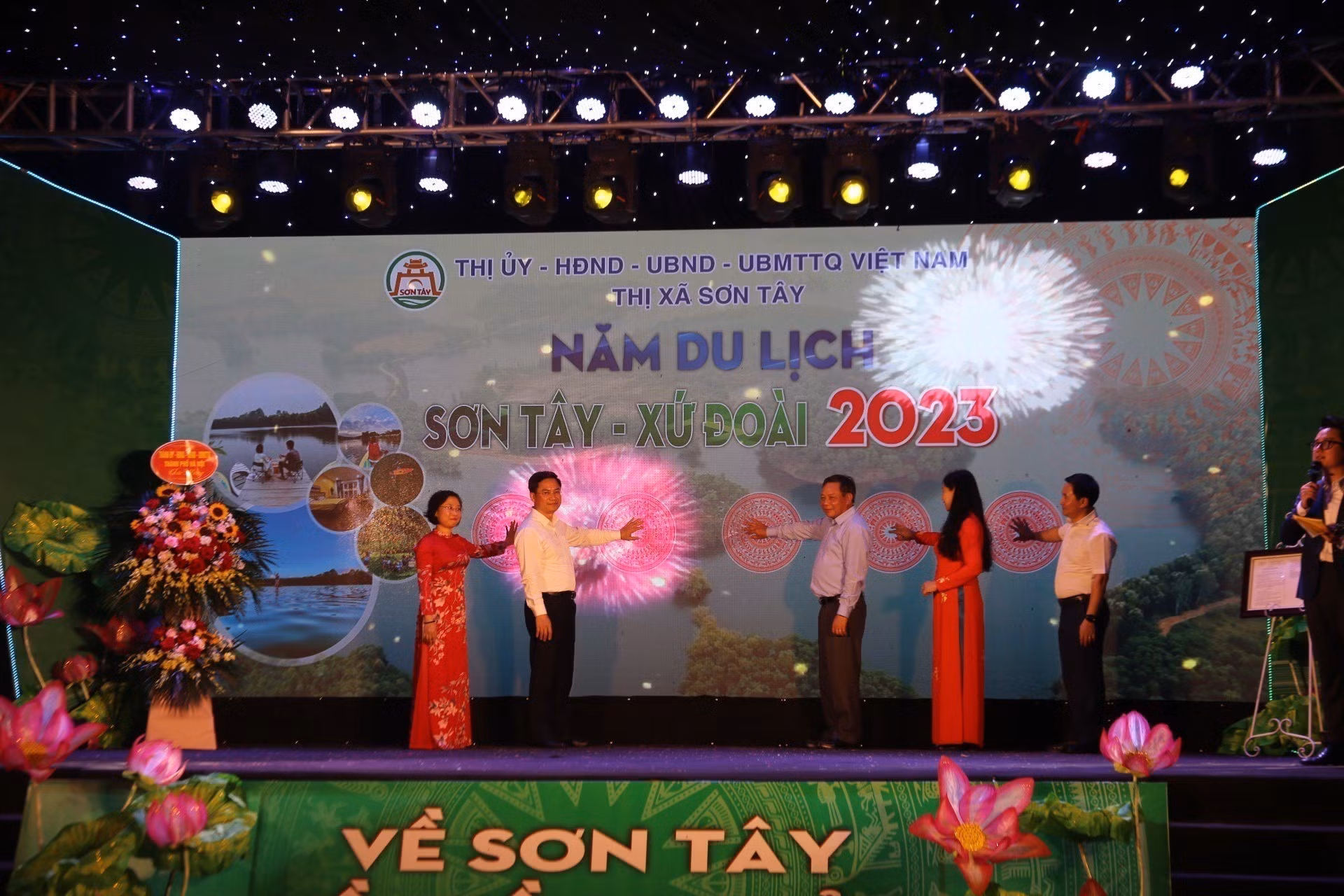 Khai mạc Năm du lịch Sơn Tây - xứ Đoài 2023 và công bố quyết định công nhận hai điểm du lịch mới ảnh 1