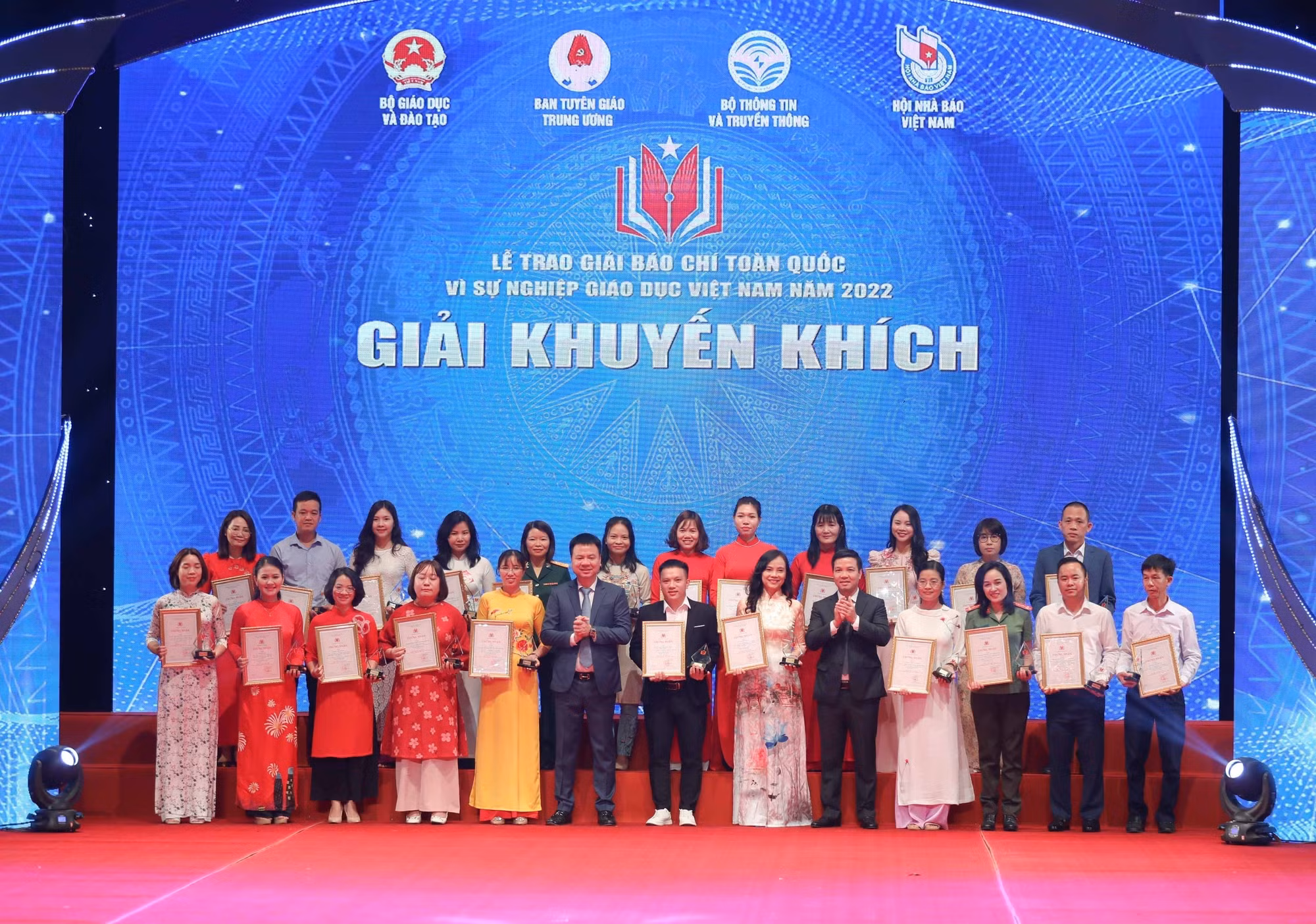 53 tác phẩm đoạt Giải báo chí toàn quốc “Vì sự nghiệp Giáo dục Việt Nam” năm 2022 ảnh 8